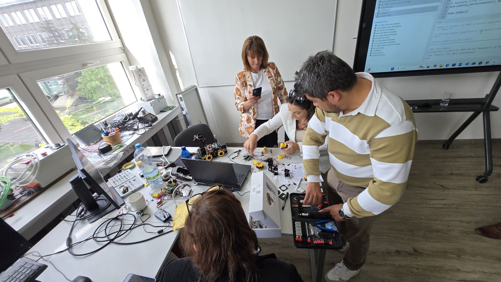 Assembled robot and WEB platform training